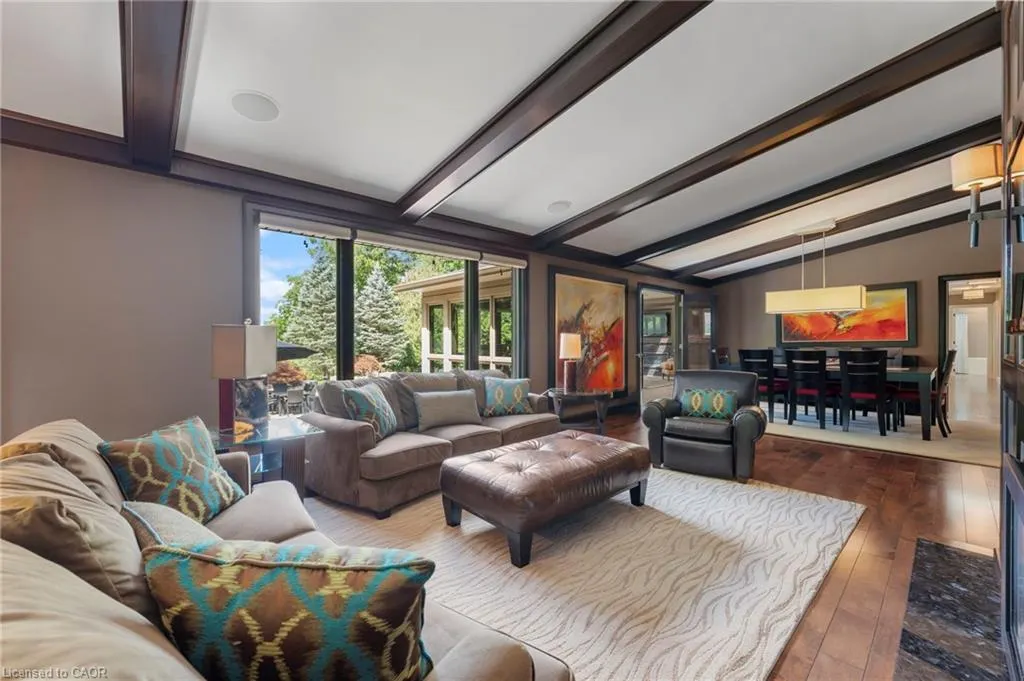 25 Sunset Drive