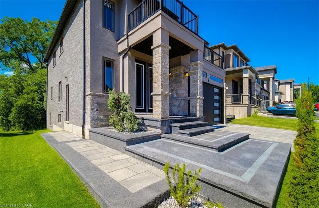 1261 Mohawk Road W, #5