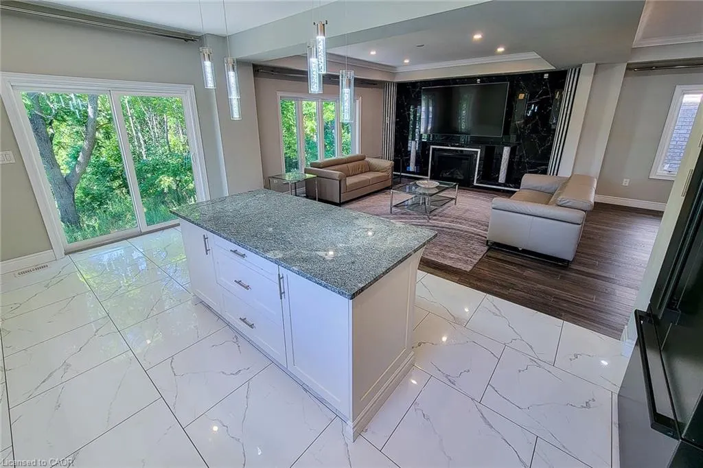 1261 Mohawk Road W, #5