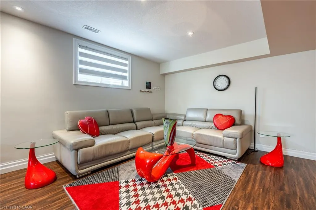 10 Harper Boulevard