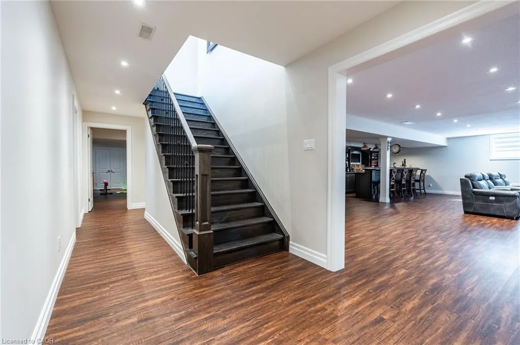 10 Harper Boulevard