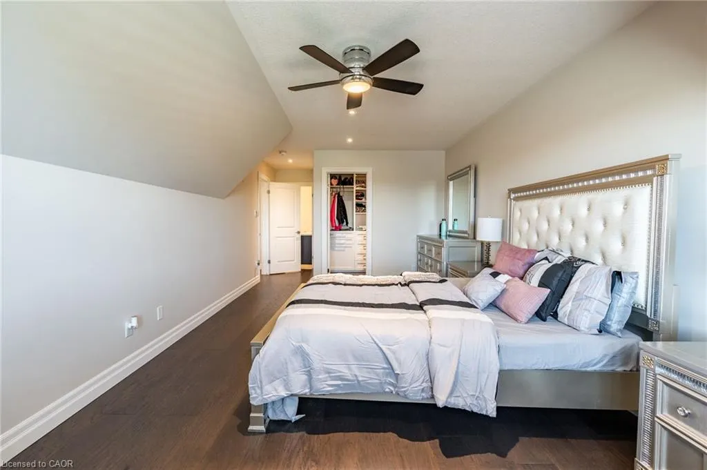10 Harper Boulevard