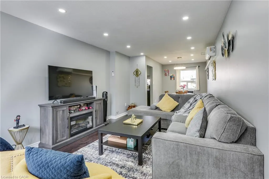 271 Thames Street, #19