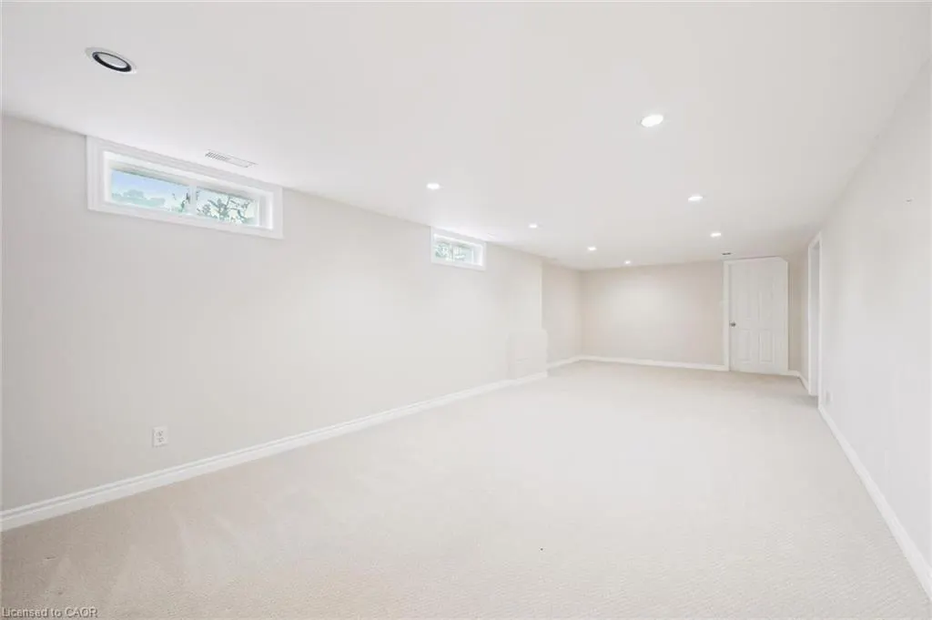 341 Redford Crescent