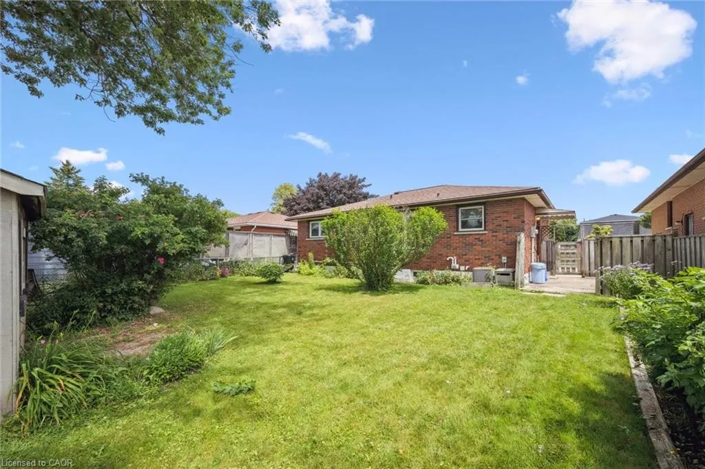 341 Redford Crescent