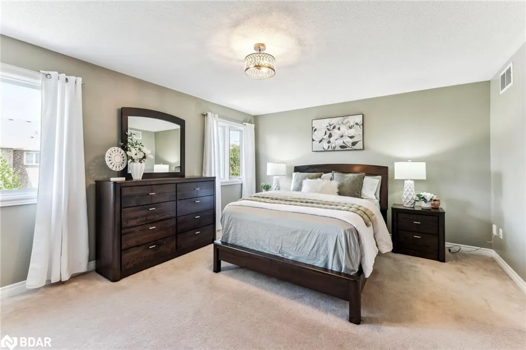 1186 Ezard Crescent