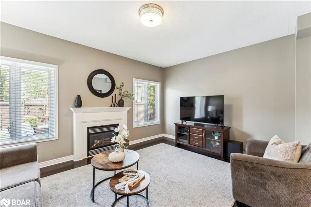 1186 Ezard Crescent