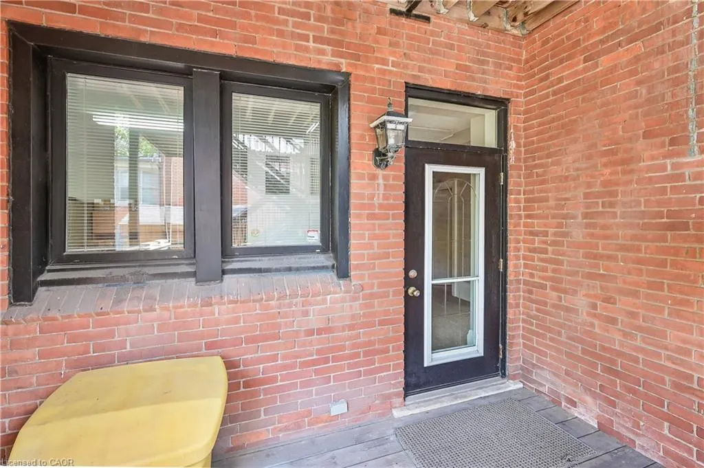 235 Queen Street S