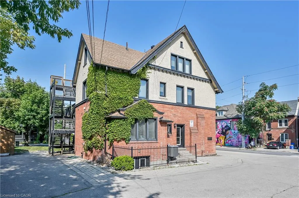 235 Queen Street S