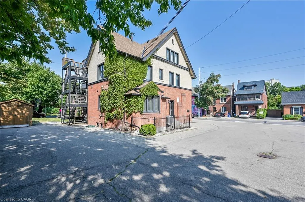 235 Queen Street S