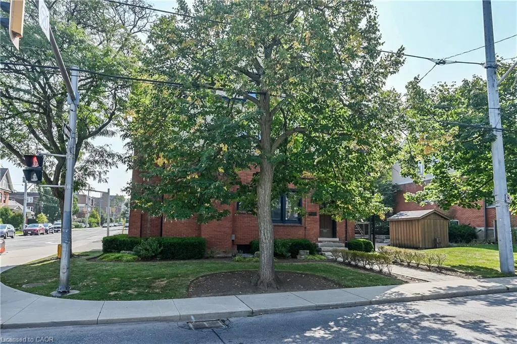 235 Queen Street S