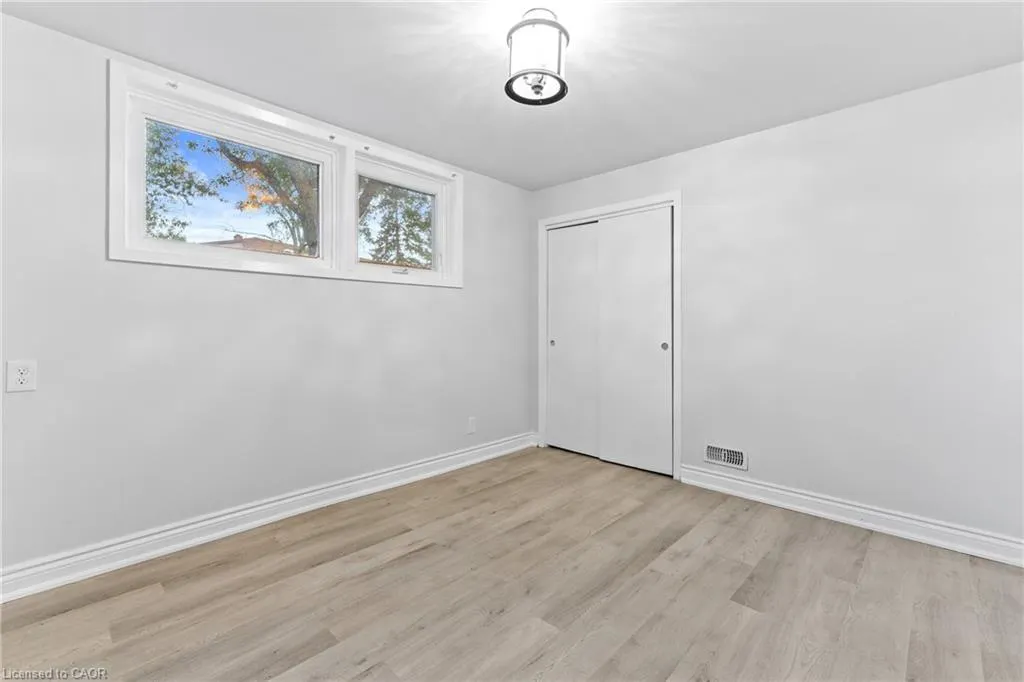 366 Dale Crescent