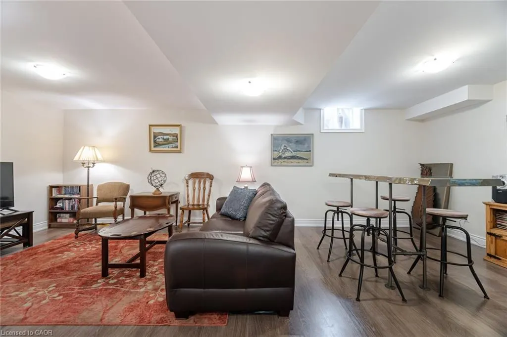 47 Windsor Circle