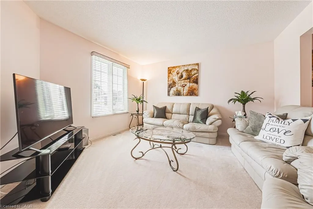 81 Jacqueline Boulevard