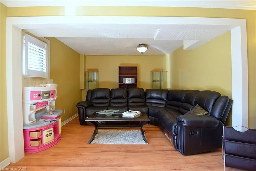 39 Markson Crescent