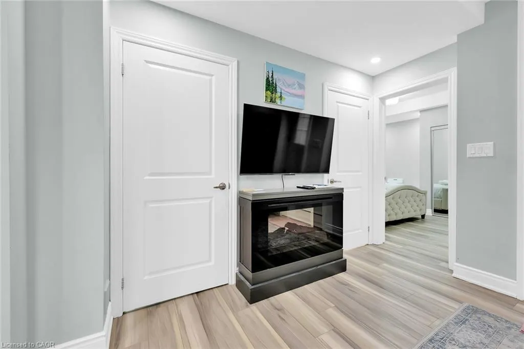 25 Highbury Drive