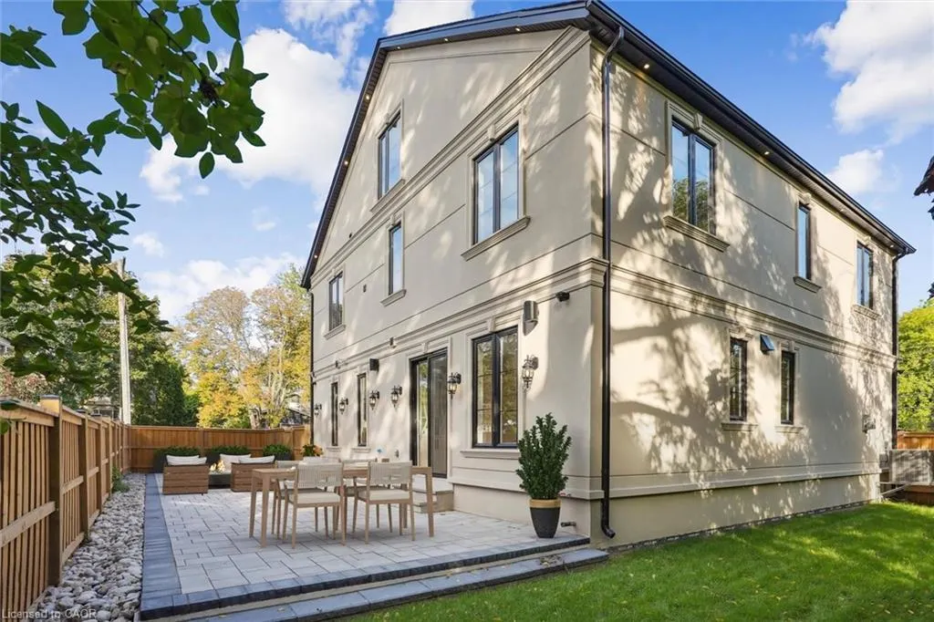 452 Rothesay Place