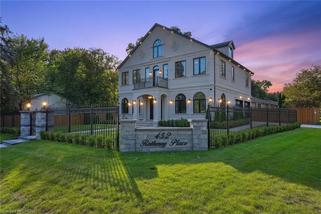 452 Rothesay Place