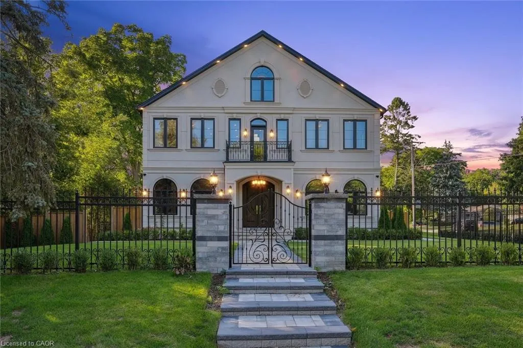 452 Rothesay Place