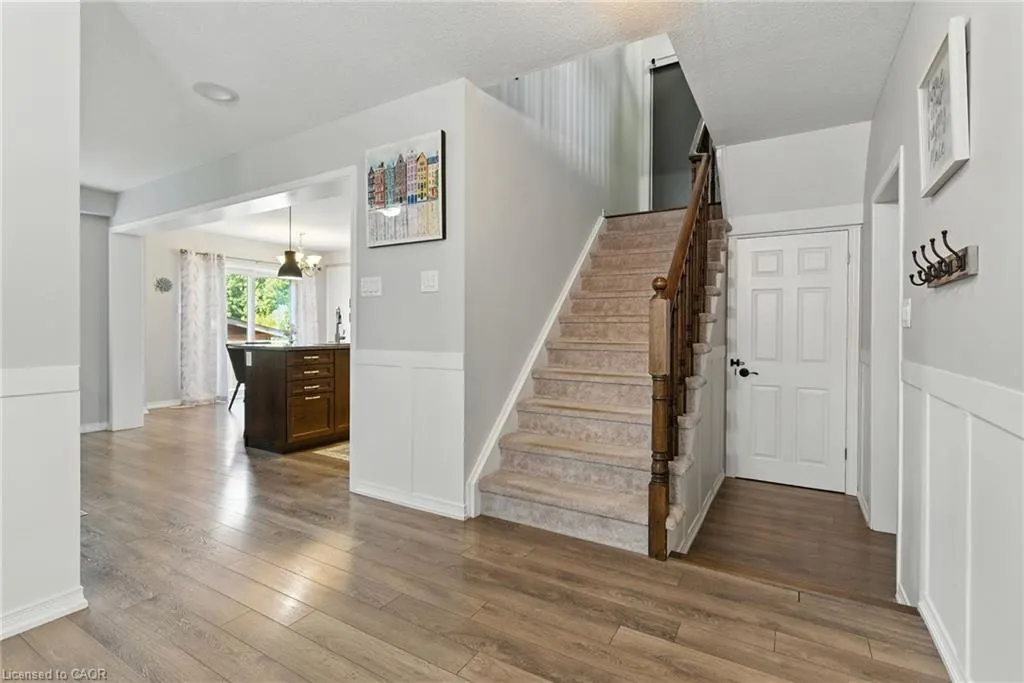 8769 Dogwood Crescent