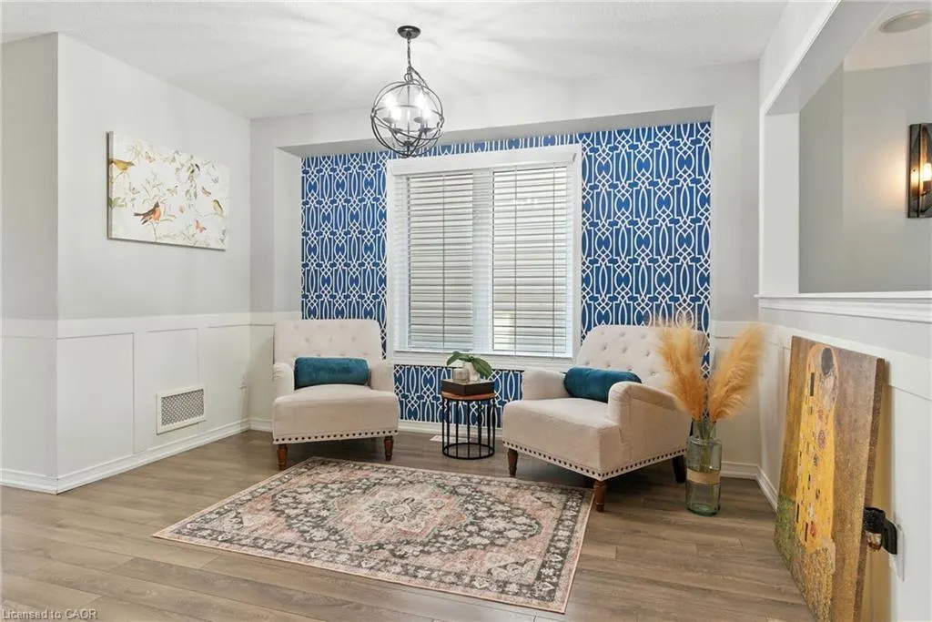 8769 Dogwood Crescent