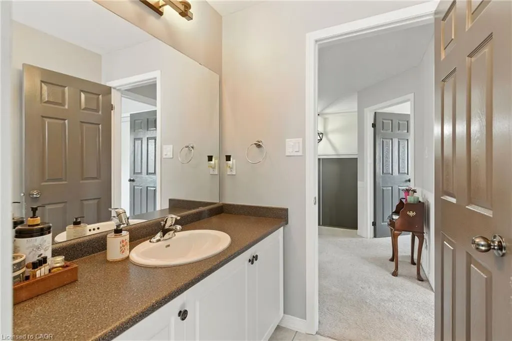 8769 Dogwood Crescent