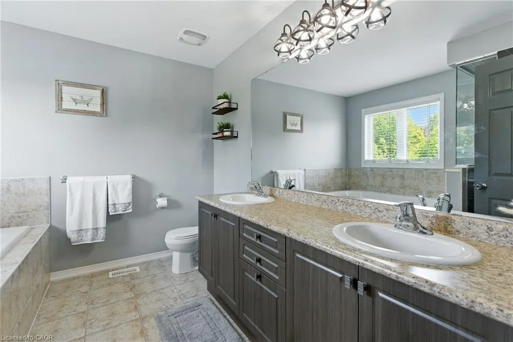 8769 Dogwood Crescent