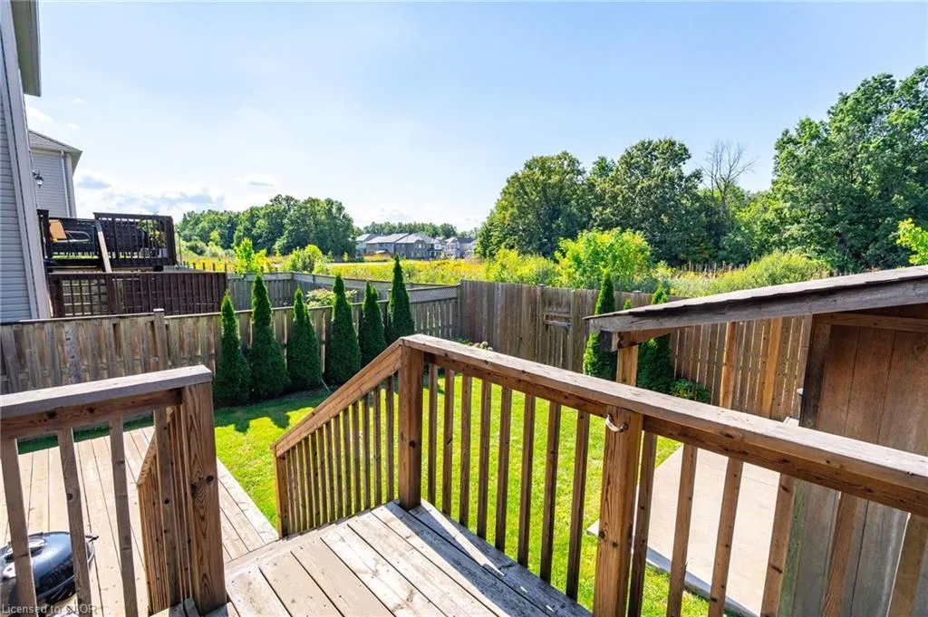 8769 Dogwood Crescent