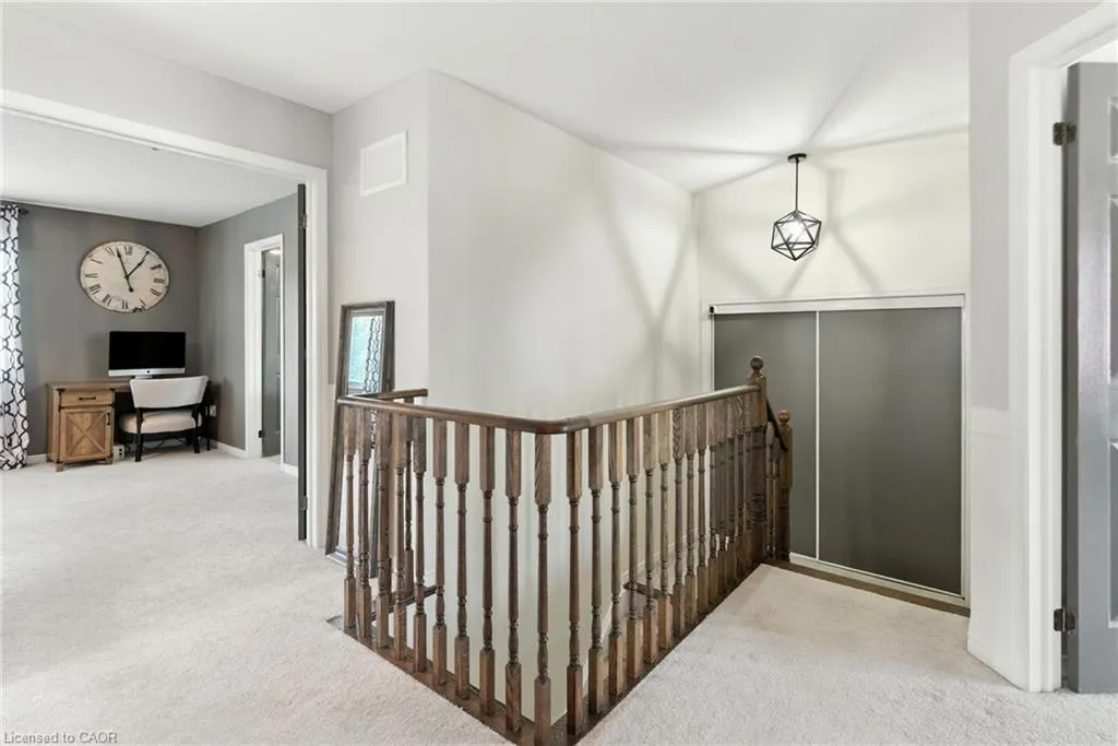 8769 Dogwood Crescent