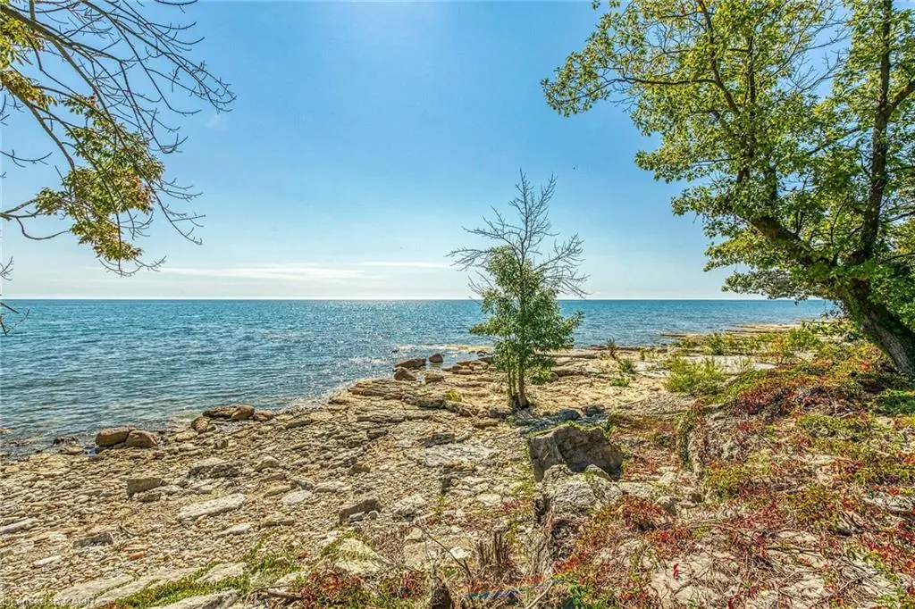 1645 Lakeshore Road
