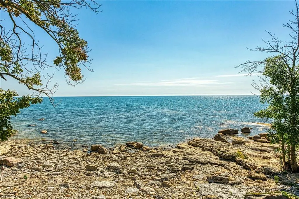 1645 Lakeshore Road