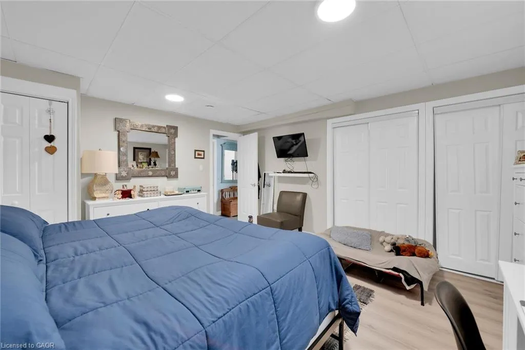 1645 Lakeshore Road