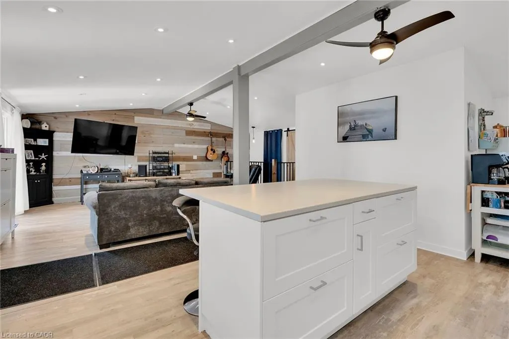 1645 Lakeshore Road