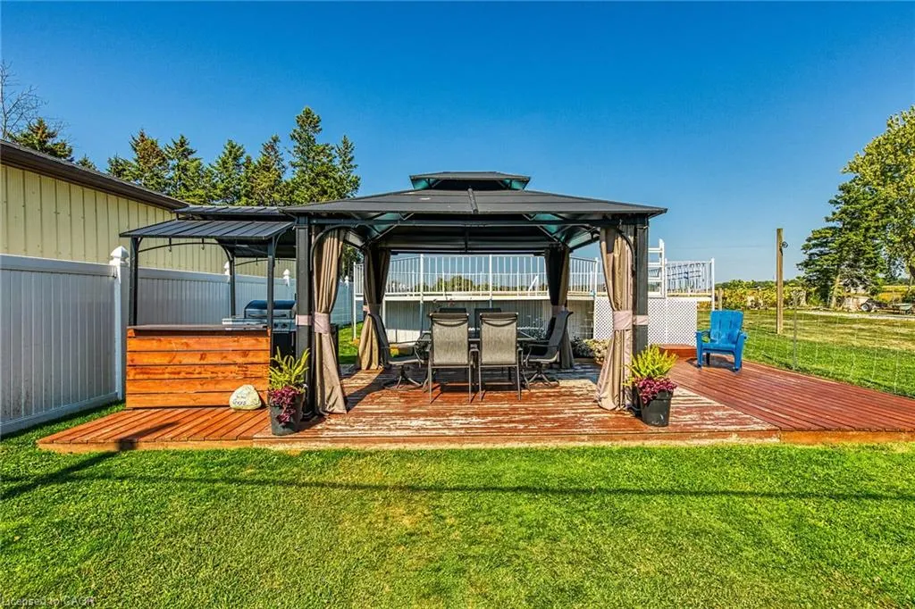1645 Lakeshore Road