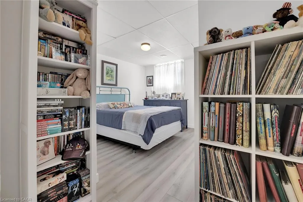 1645 Lakeshore Road