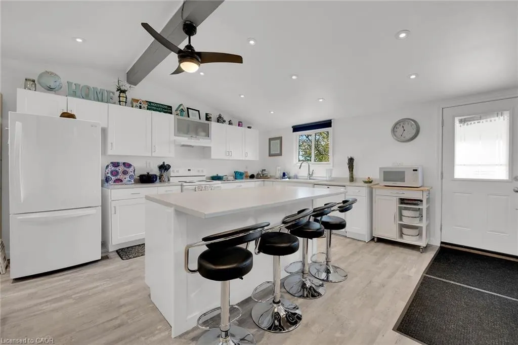 1645 Lakeshore Road