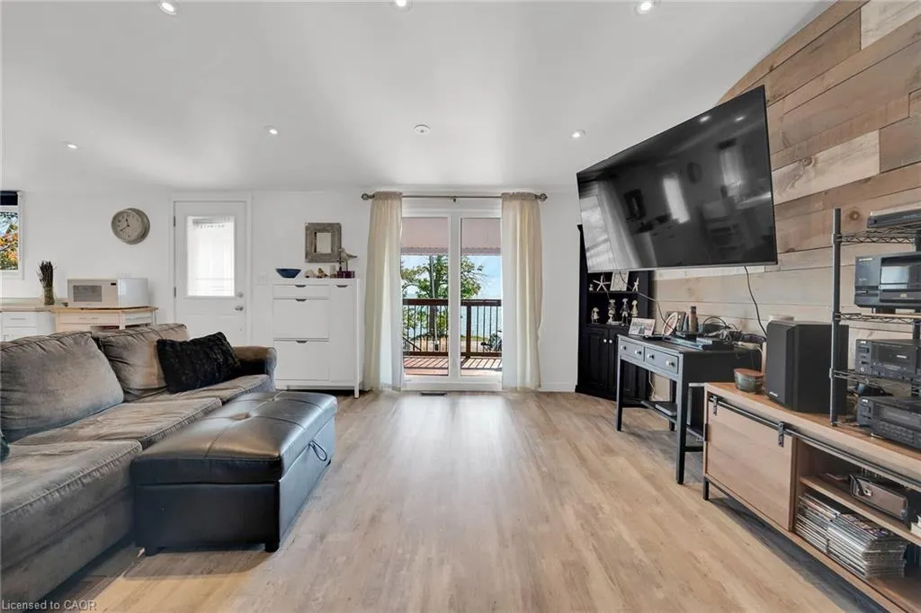 1645 Lakeshore Road