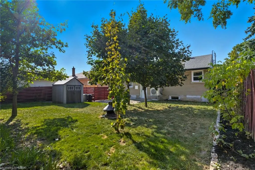 27 Broadmoor Avenue