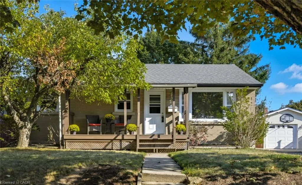 27 Broadmoor Avenue