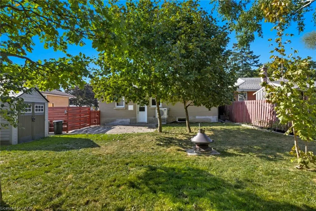 27 Broadmoor Avenue