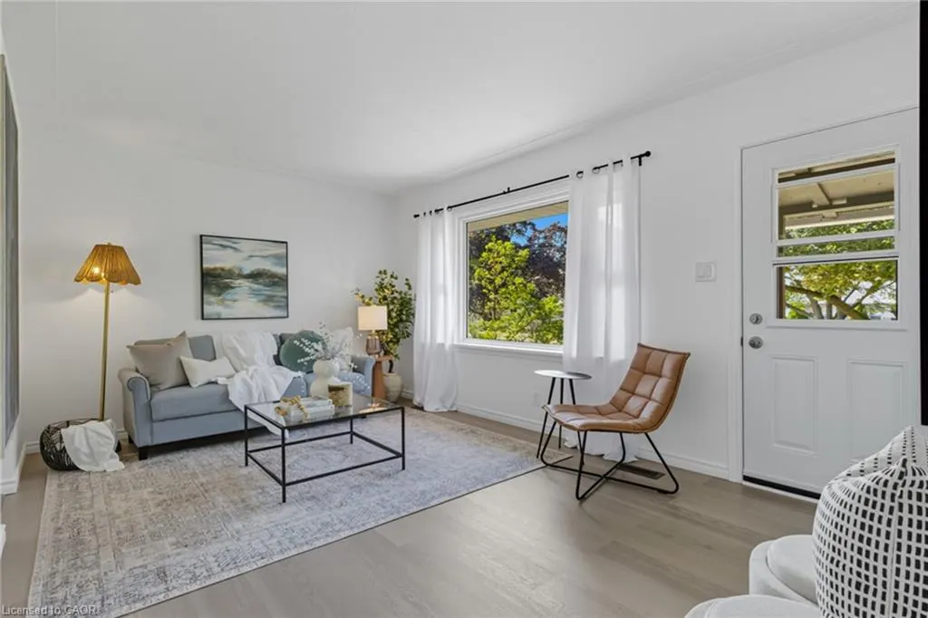 27 Broadmoor Avenue