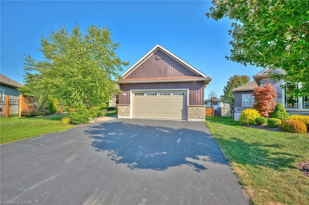 49 Postma Drive