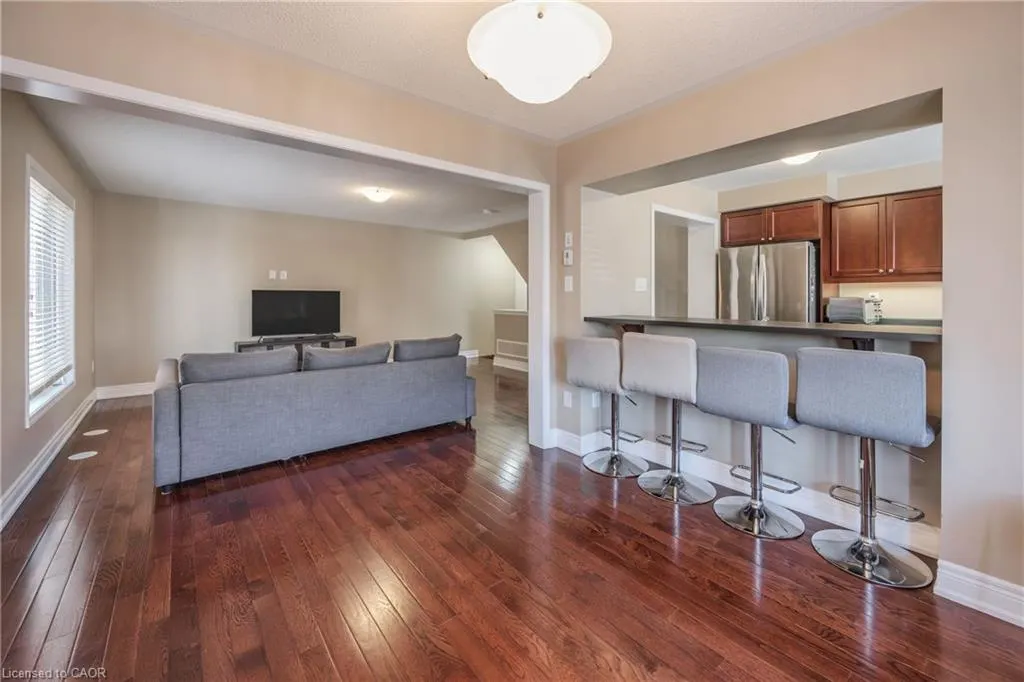 568 Attenborough Terrace