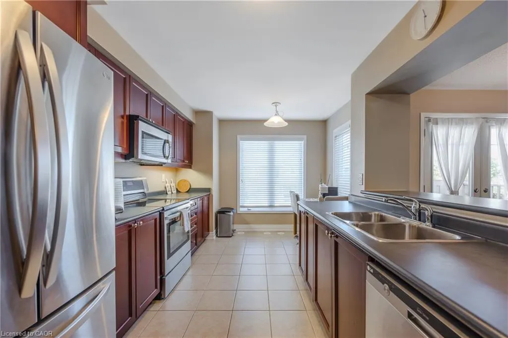568 Attenborough Terrace