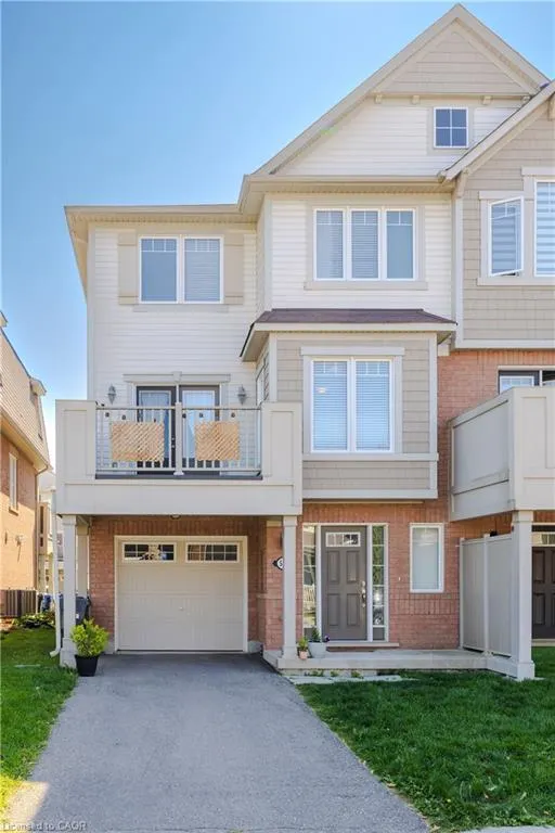 568 Attenborough Terrace