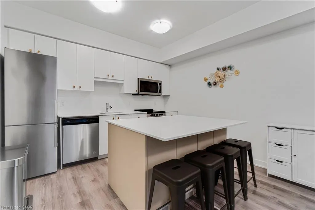 110 Fergus Avenue, #211