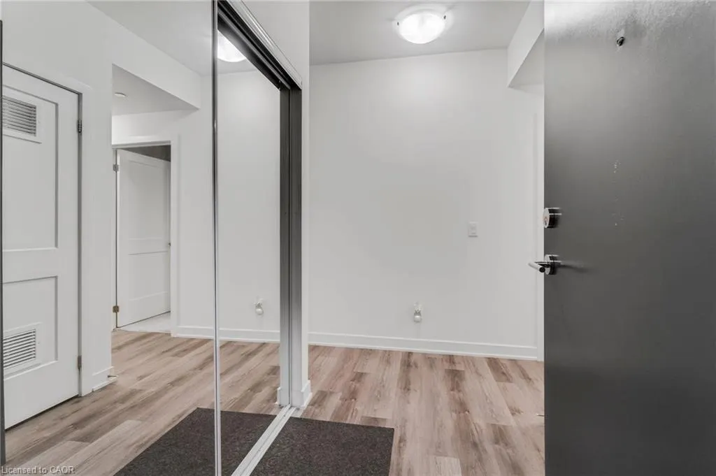 110 Fergus Avenue, #211