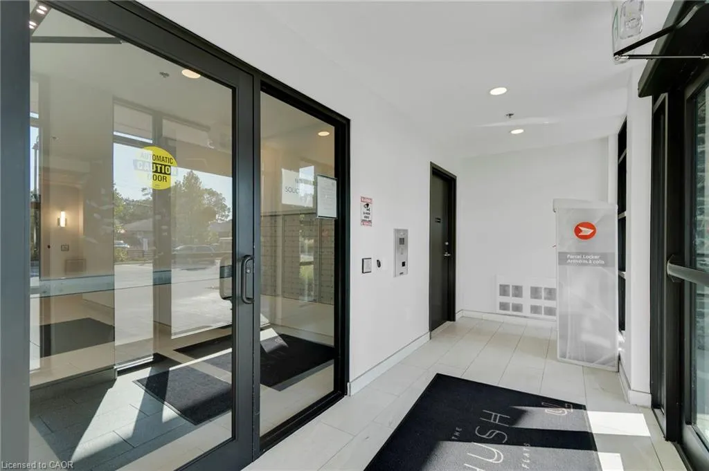 110 Fergus Avenue, #211