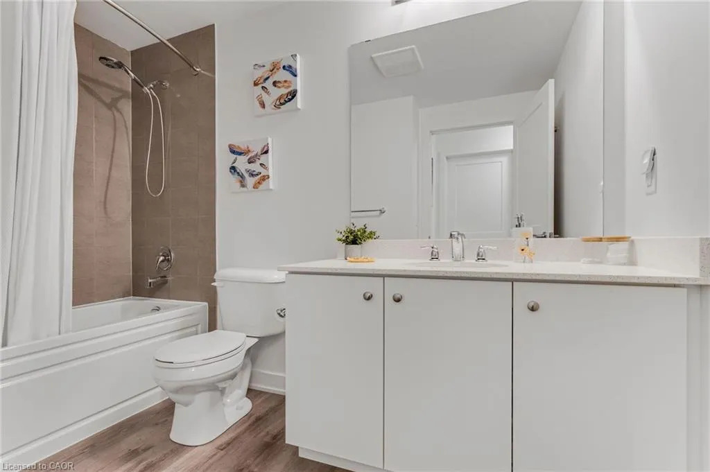 110 Fergus Avenue, #211