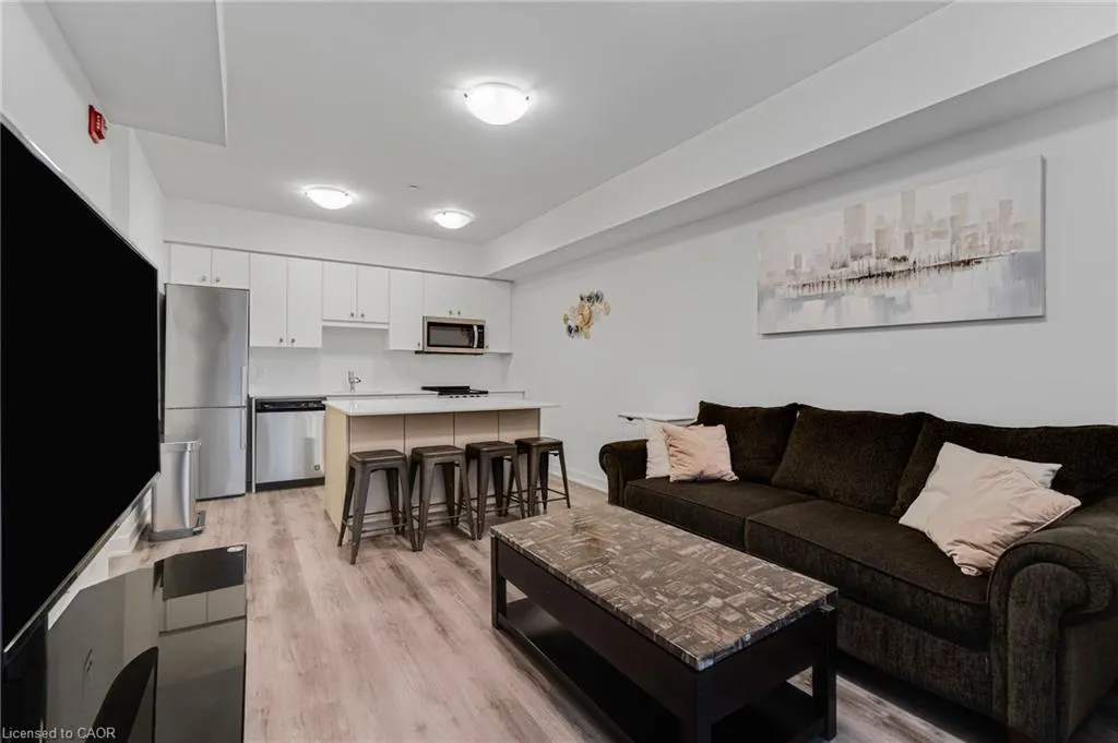 110 Fergus Avenue, #211